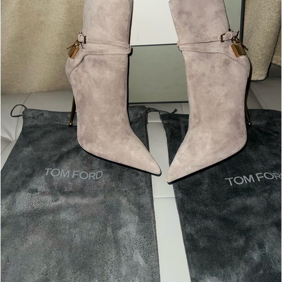 Tom Ford Padlock Pointed Toe Heel bootie - Picture 3 of 16